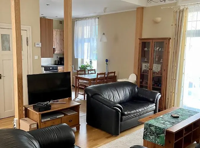 Spacious In The Heart Of Lägenhet