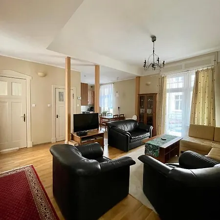 Апартаменты Spacious In The Heart Of *